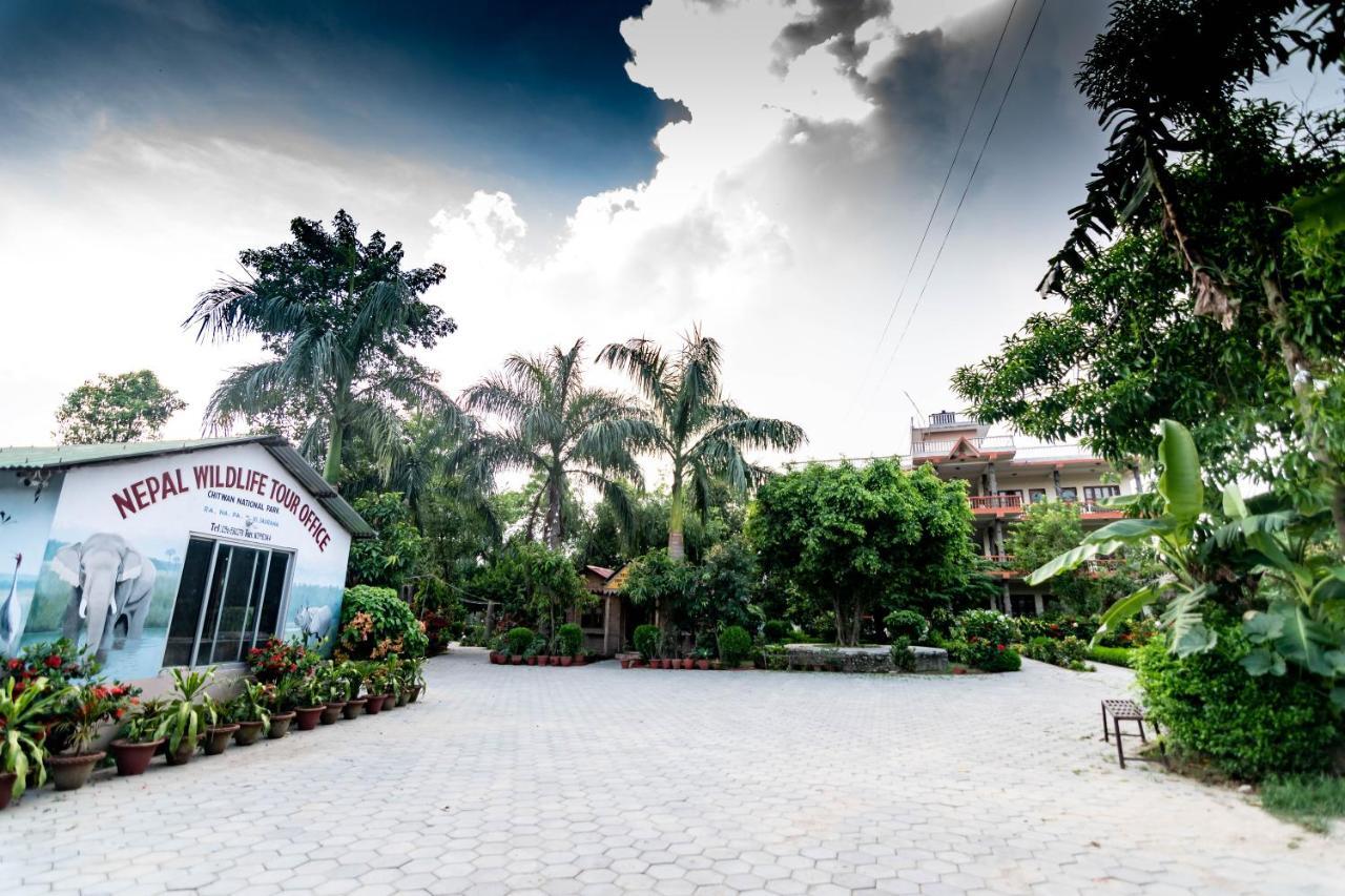 Eden jungle resort Sauraha Exterior foto